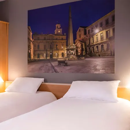 Ibis Arles